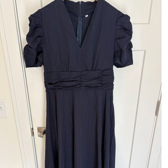Women’s Navy Midi Dress Puff Sleeve V-Neck Ruched Waist Size L NWT - Picture 4 of 9